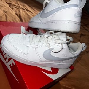 Nike Court Borough low 2